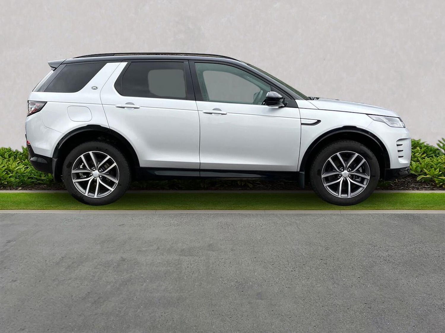Used Land Rover Discovery Sport 2025 for sale - 77872132: Photo 5