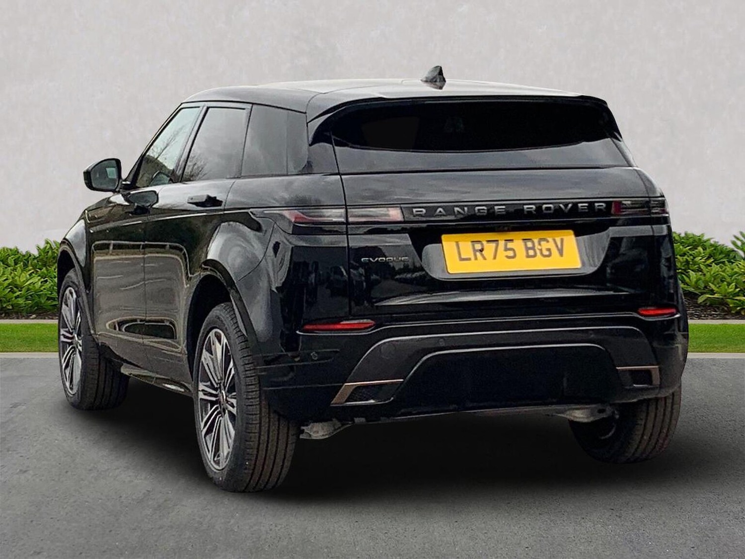 Used Land Rover Range Rover Evoque 2025 for sale - 77489418: Photo 2