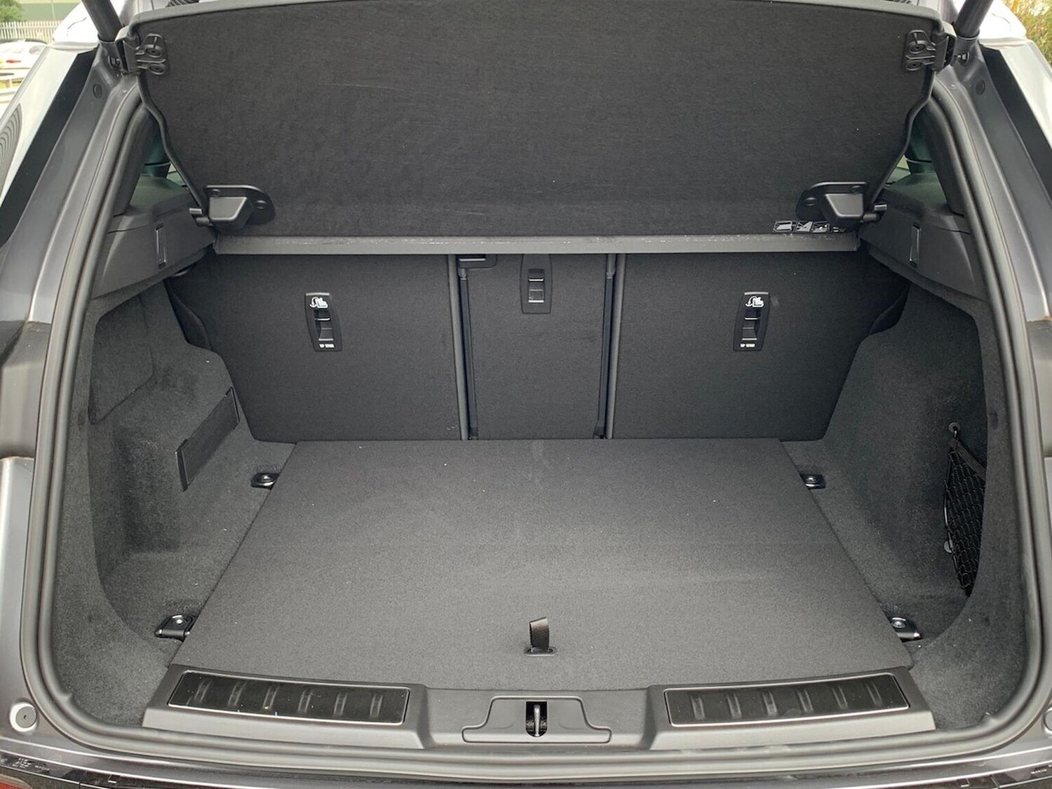 Used Land Rover Range Rover Evoque 2025 for sale - 77984000: Photo 10