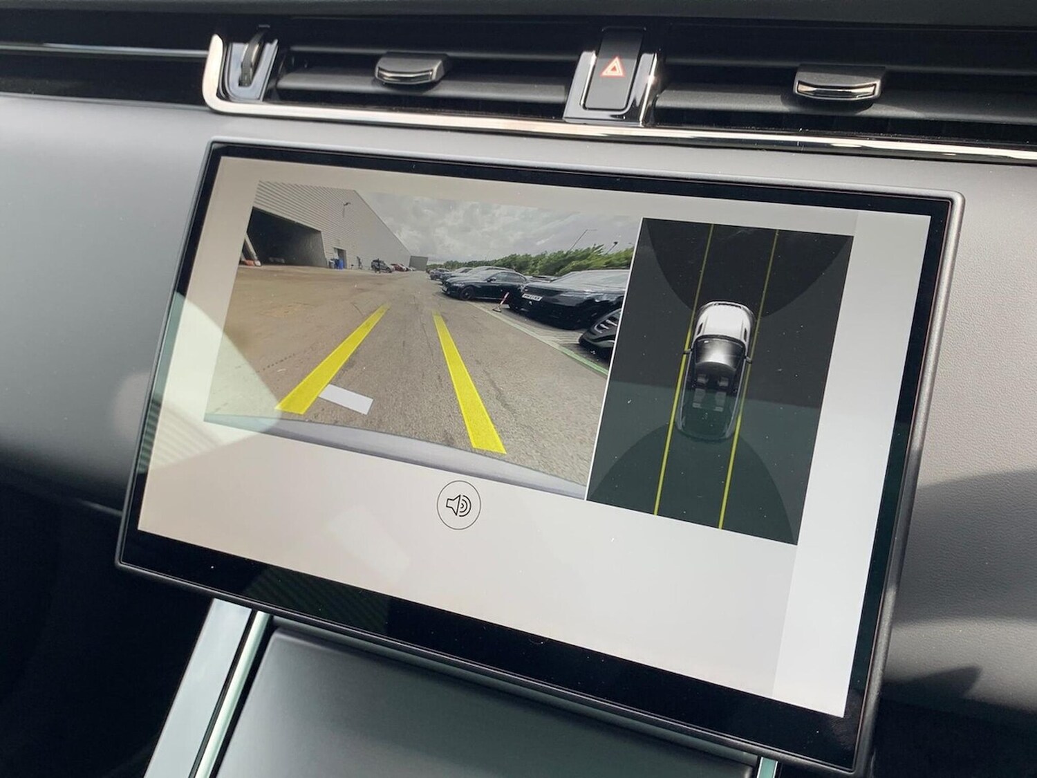 Used Land Rover Range Rover Evoque 2025 for sale - 77984000: Photo 12