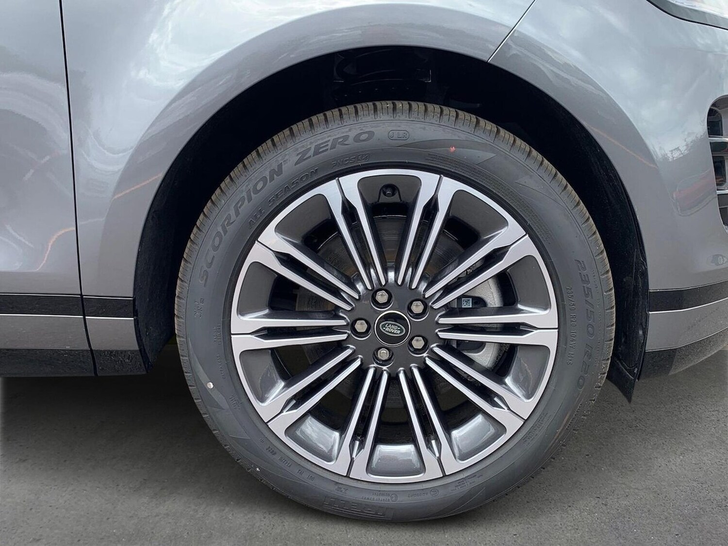 Used Land Rover Range Rover Evoque 2025 for sale - 77984000: Photo 8