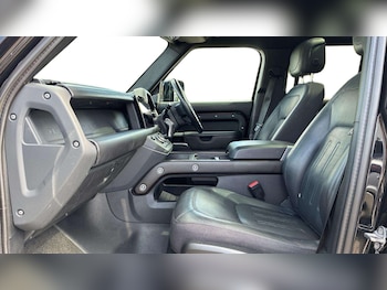 Used Land Rover Defender 2021 for sale - 79394983: Photo