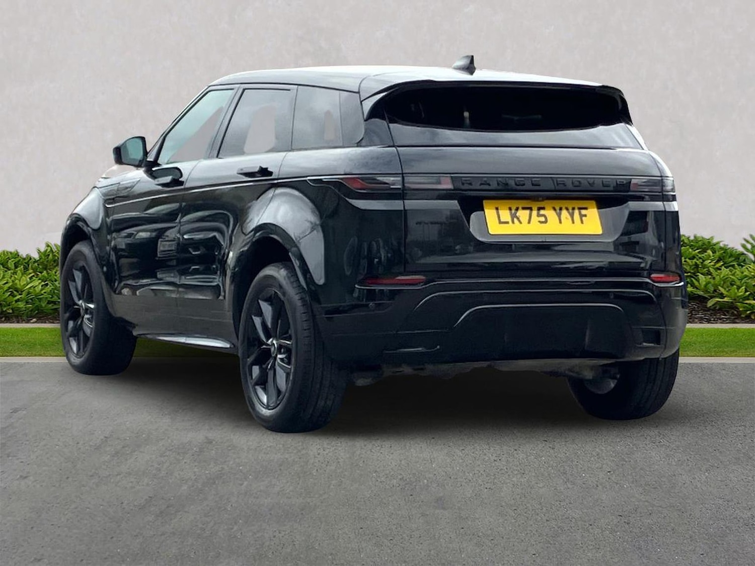 Used Land Rover Range Rover Evoque 2025 for sale - 78191576: Photo 2