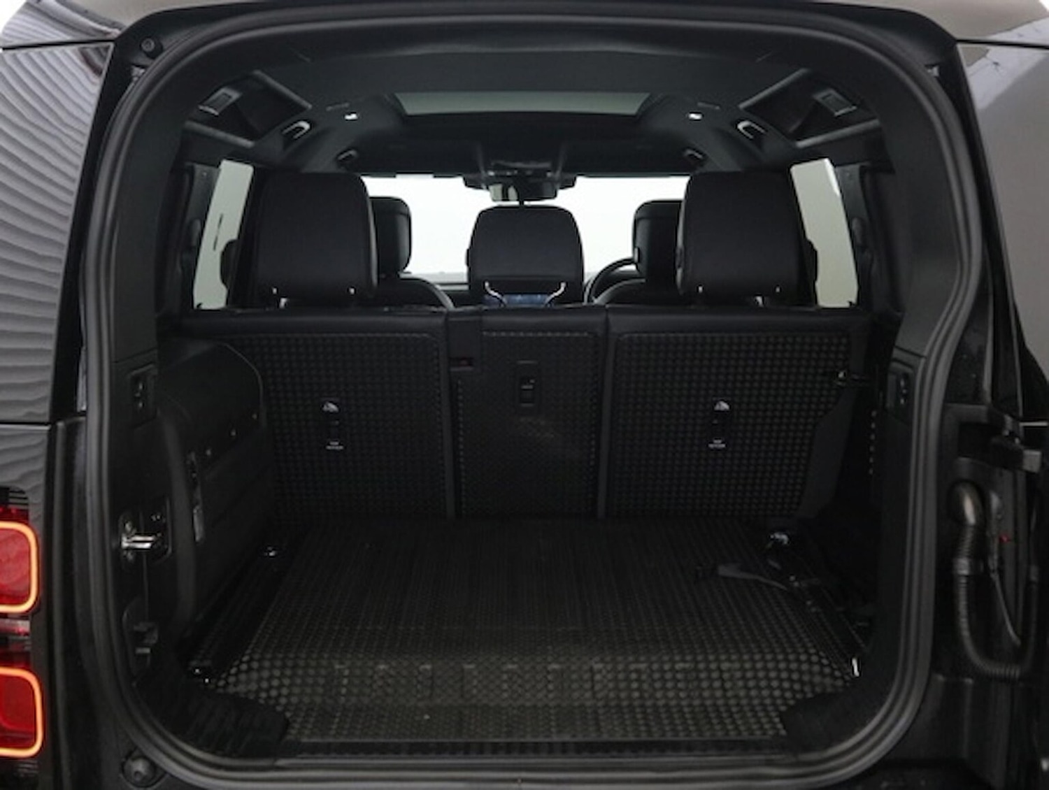 Used Land Rover Defender 2024 for sale - 77572943: Photo 10