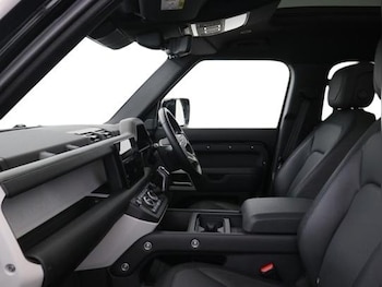 Used Land Rover Defender 2024 for sale - 77572943: Photo