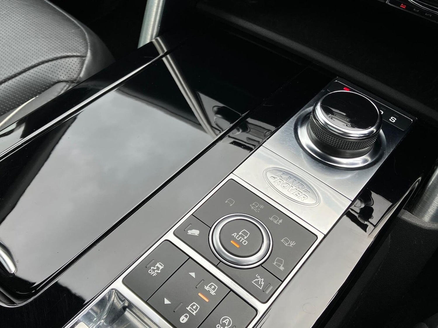 Used Land Rover Discovery 2018 for sale - 76450592: Photo 13