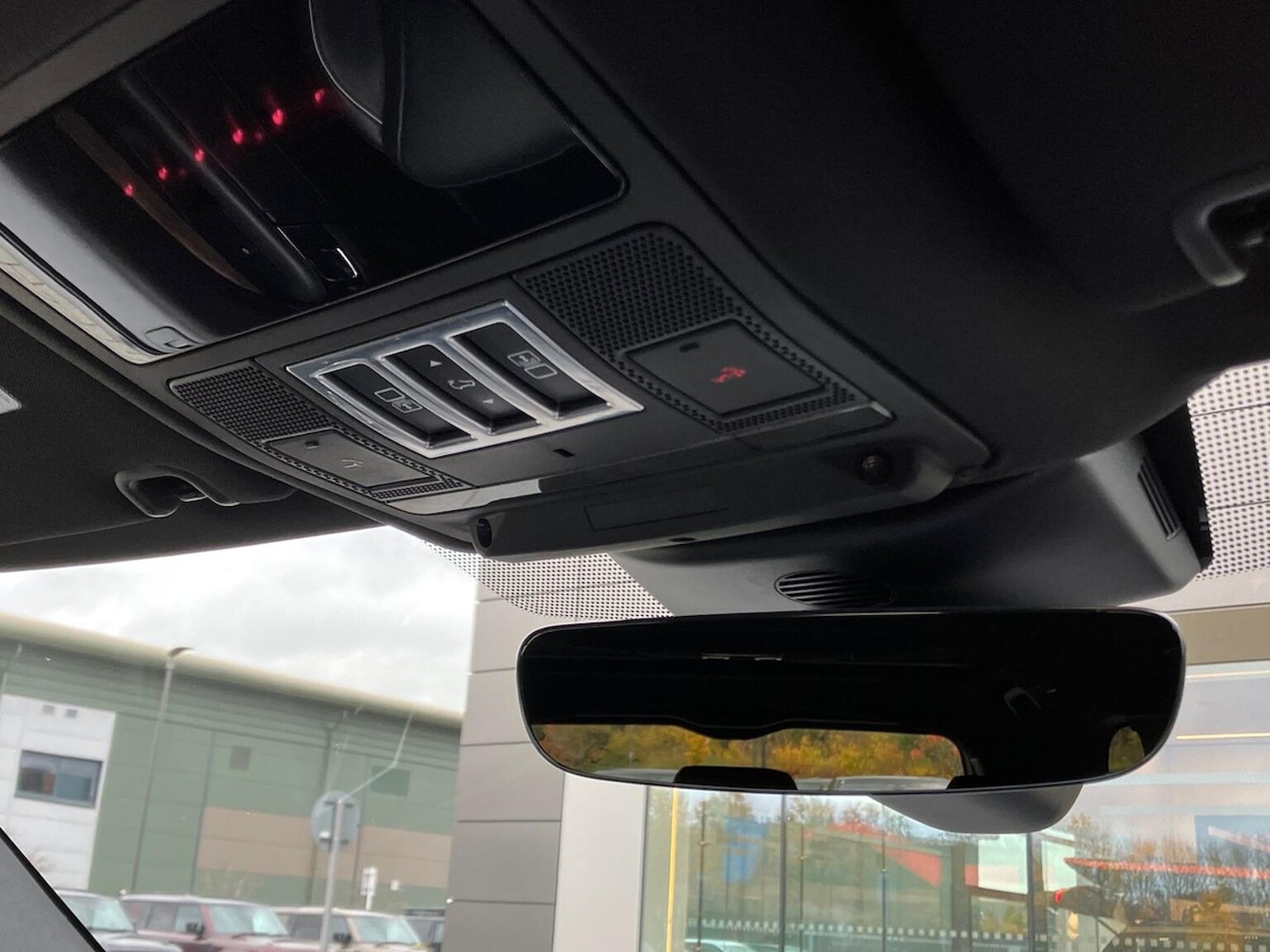 Used Land Rover Discovery 2018 for sale - 76450592: Photo 23