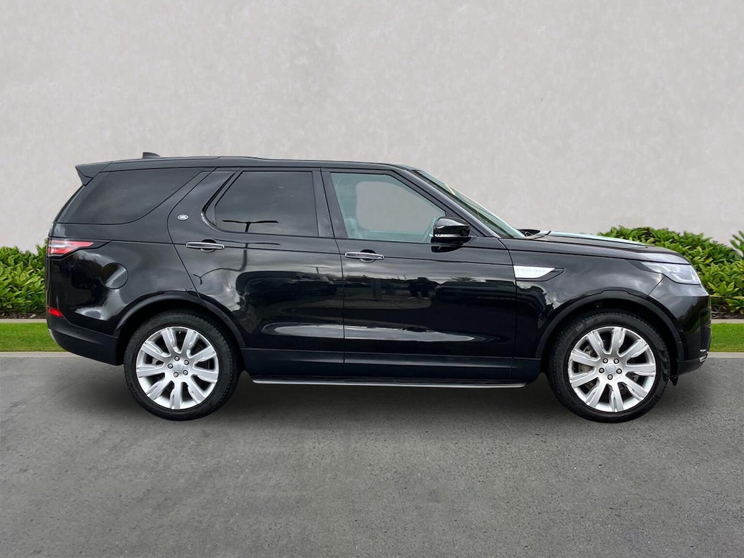 Used Land Rover Discovery 2018 for sale - 76450592: Photo 5