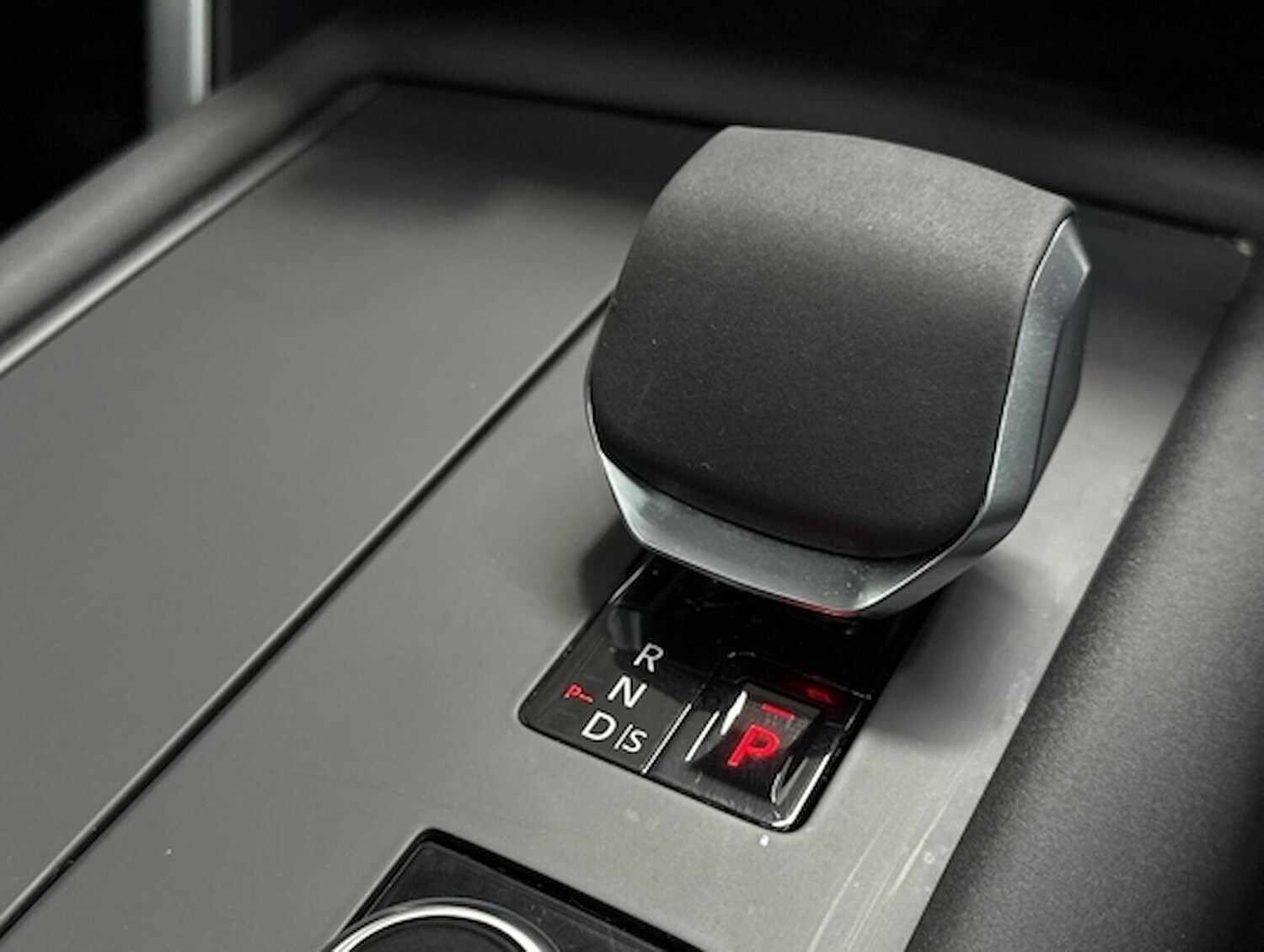 Used Land Rover Discovery 2024 for sale - 78191686: Photo 15