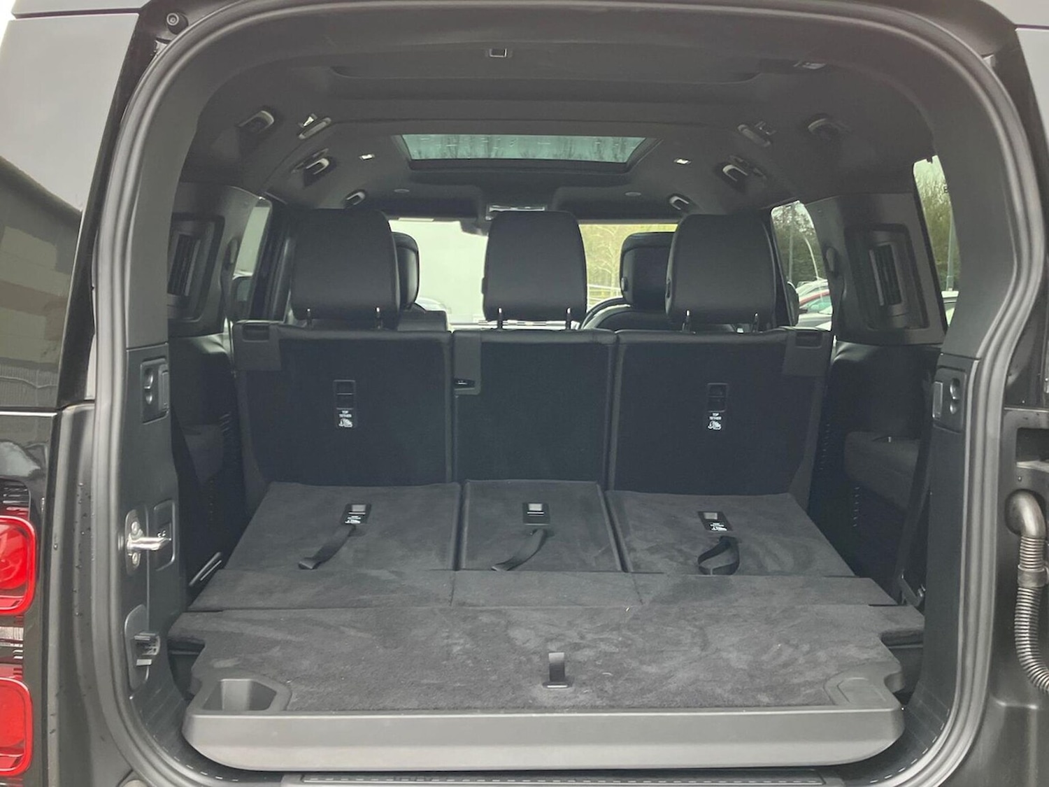 Used Land Rover Defender 2024 for sale - 76885044: Photo 10