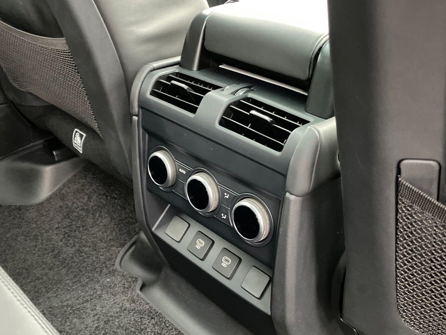 Used Land Rover Defender 2024 for sale - 76885044: Photo 18