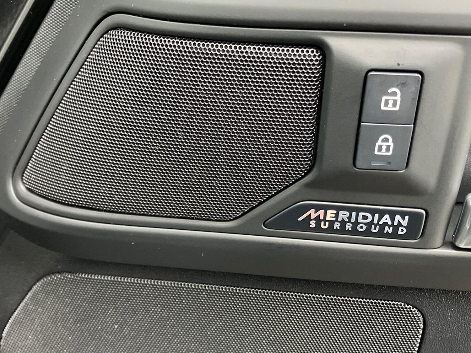 Used Land Rover Defender 2024 for sale - 76885044: Photo 24