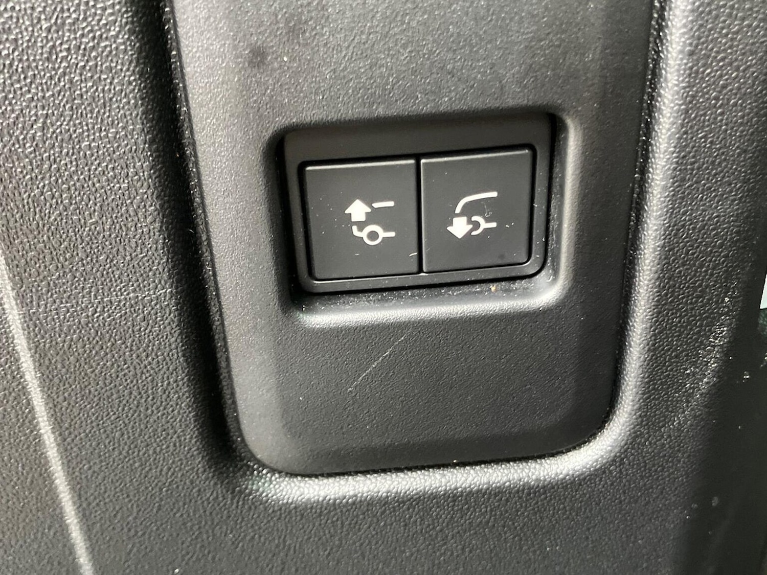 Used Land Rover Defender 2024 for sale - 76885044: Photo 29