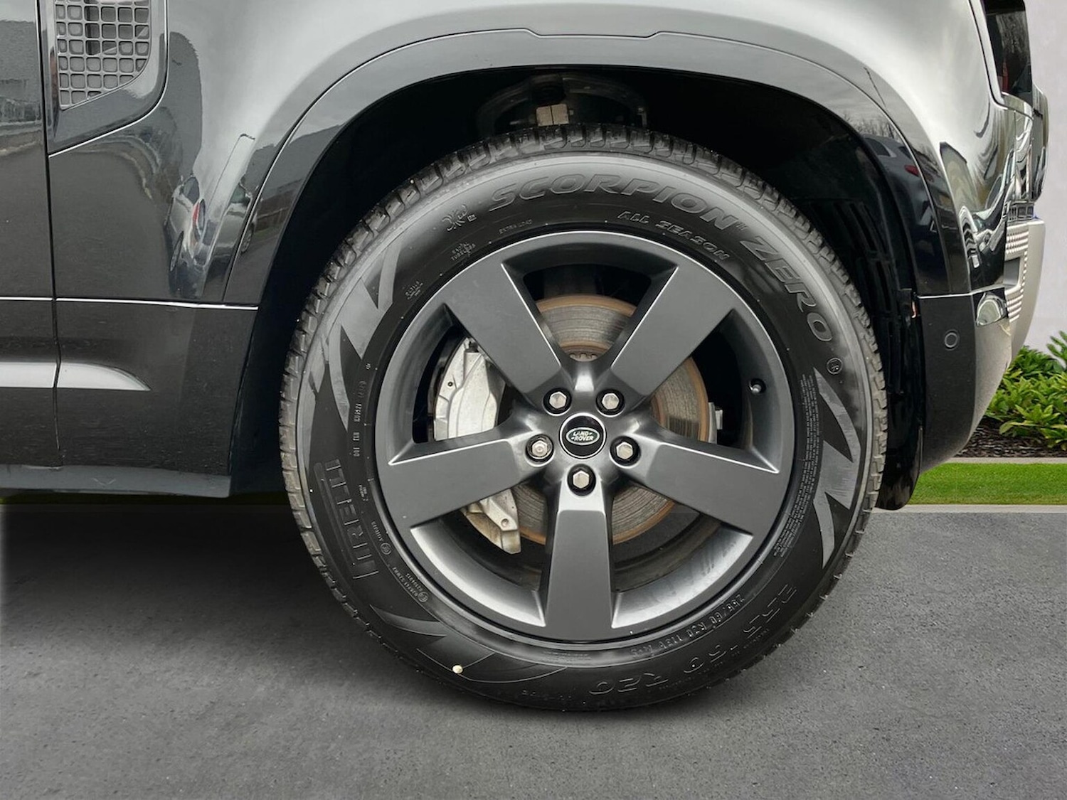 Used Land Rover Defender 2024 for sale - 76885044: Photo 8