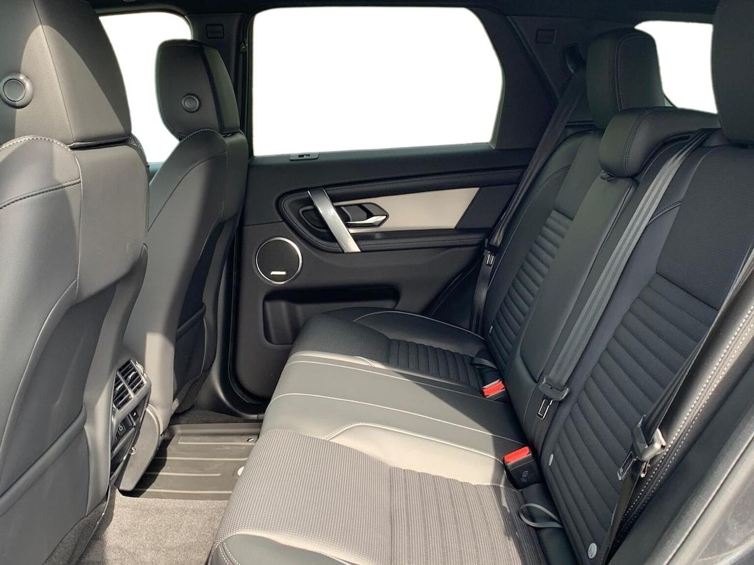 Used Land Rover Discovery Sport 2025 for sale - 77872130: Photo 4