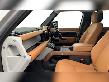 Used Land Rover Defender 2024 for sale - 75436313: Photo