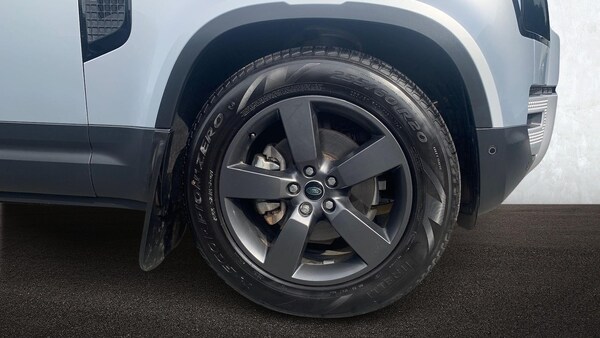 Used Land Rover Defender 2024 for sale - 75436313: Photo 8