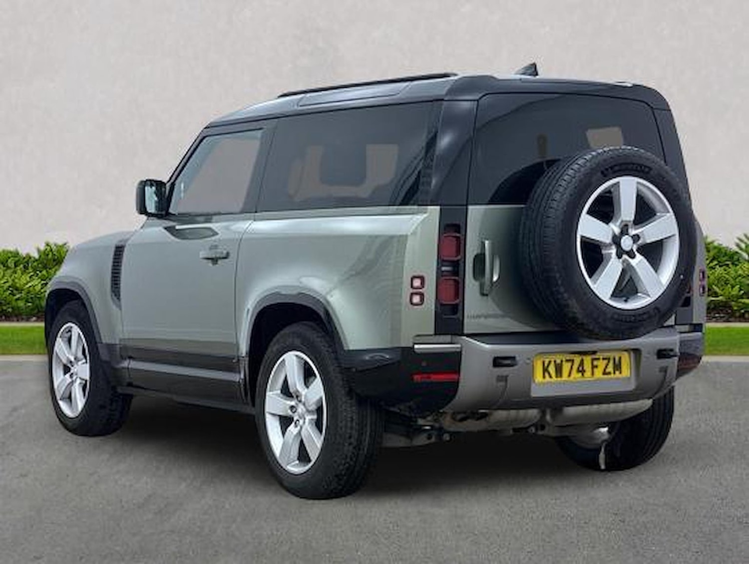 Used Land Rover Defender 2024 for sale - 78191720: Photo 2