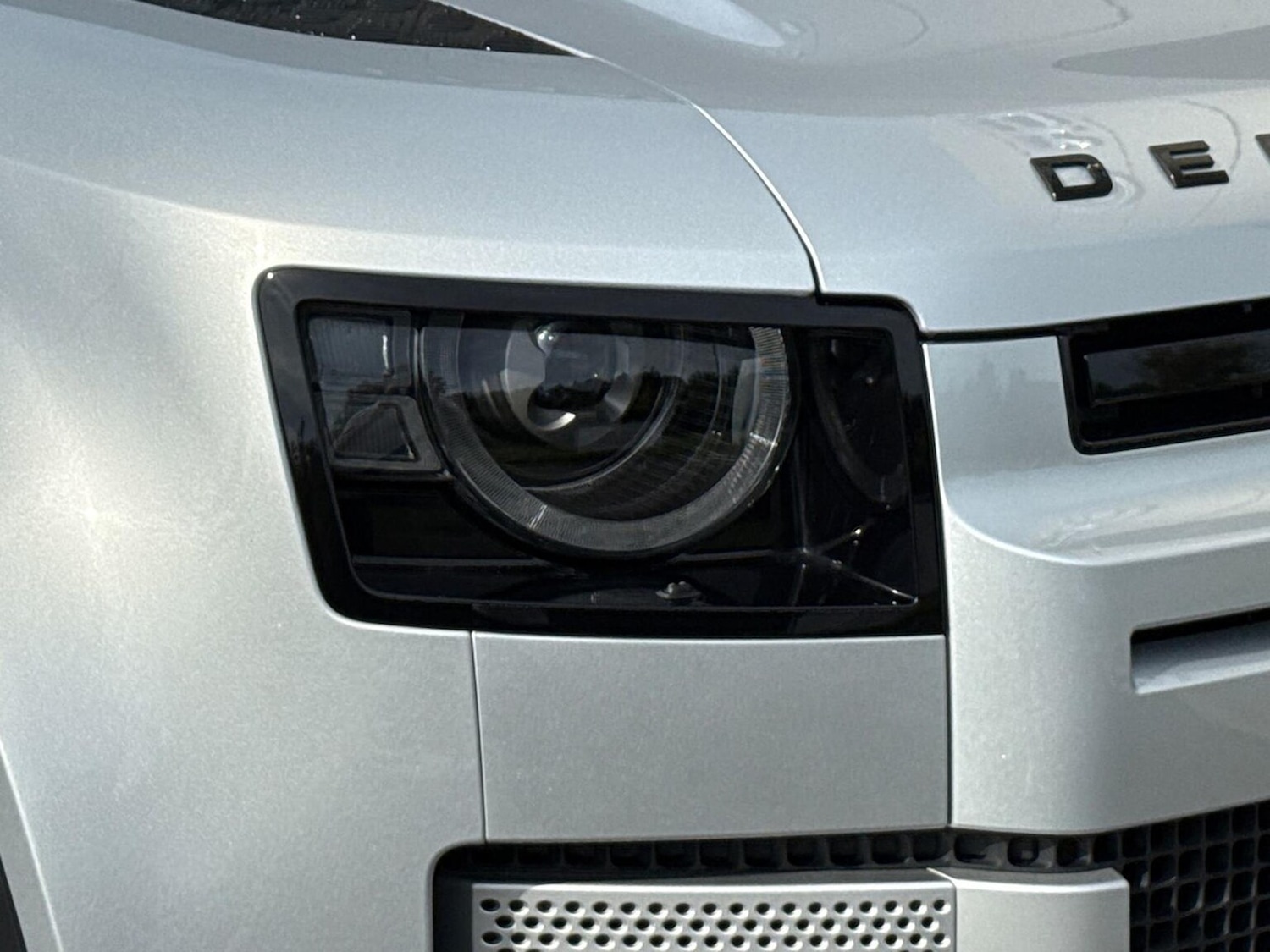 Used Land Rover Defender 2021 for sale - 76741196: Photo 17