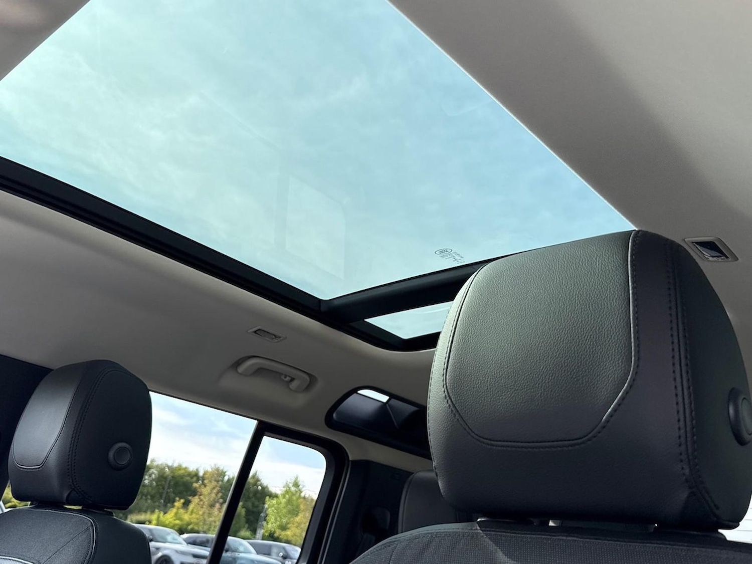 Used Land Rover Defender 2021 for sale - 76741196: Photo 21