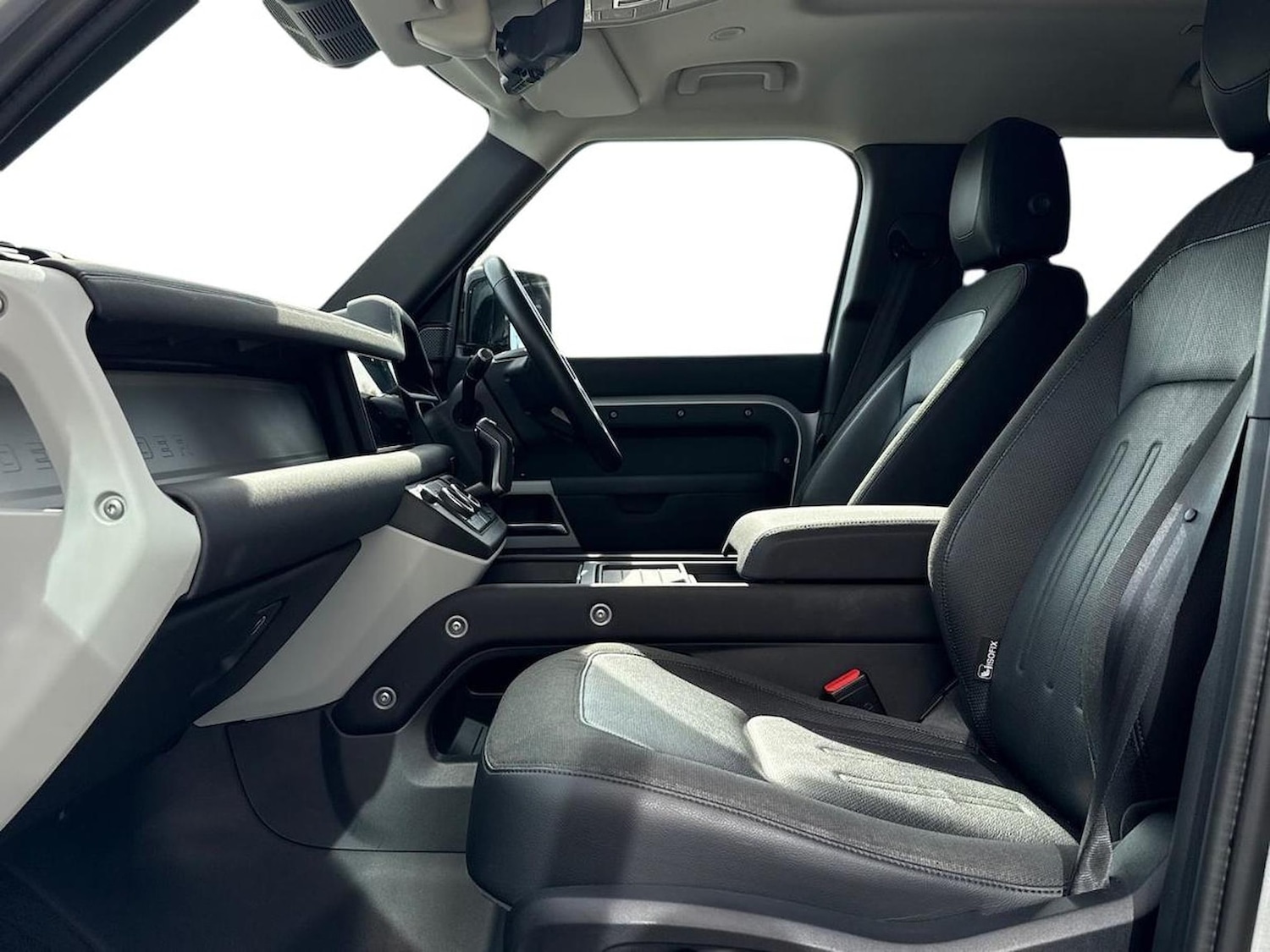 Used Land Rover Defender 2021 for sale - 76741196: Photo 3