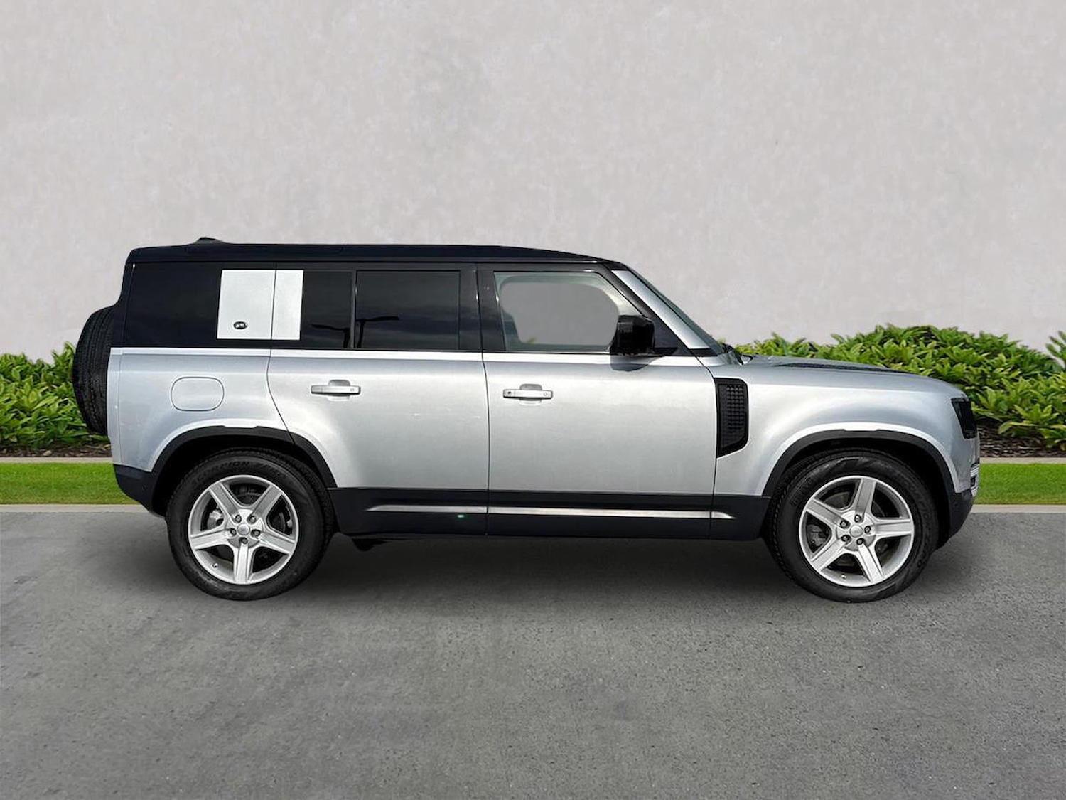 Used Land Rover Defender 2021 for sale - 76741196: Photo 5