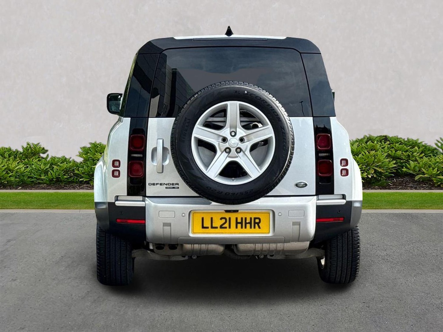 Used Land Rover Defender 2021 for sale - 76741196: Photo 6