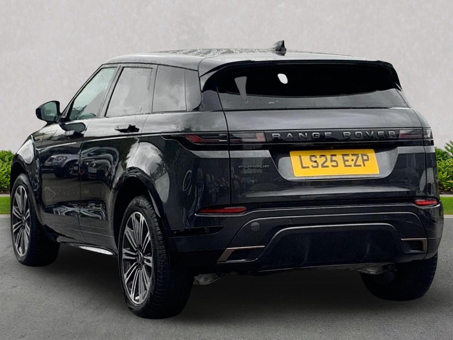 Used Land Rover Range Rover Evoque 2025 for sale - 77489460: Photo 2