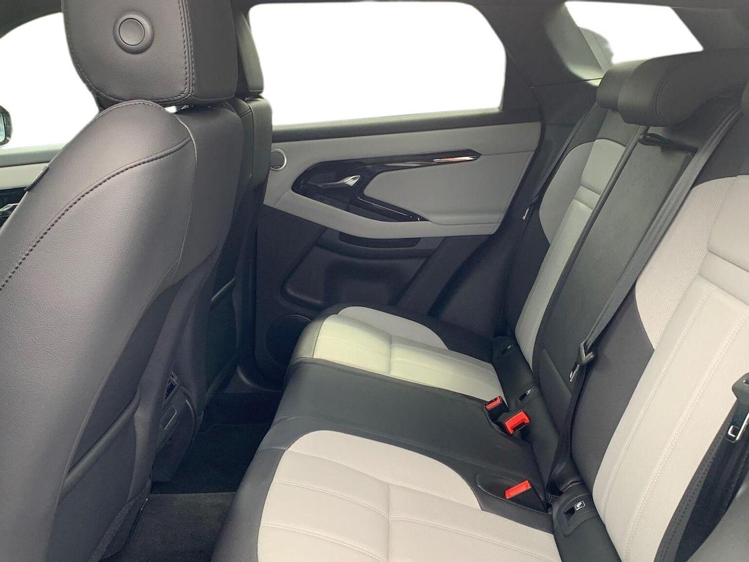 Used Land Rover Range Rover Evoque 2025 for sale - 77489460: Photo 4