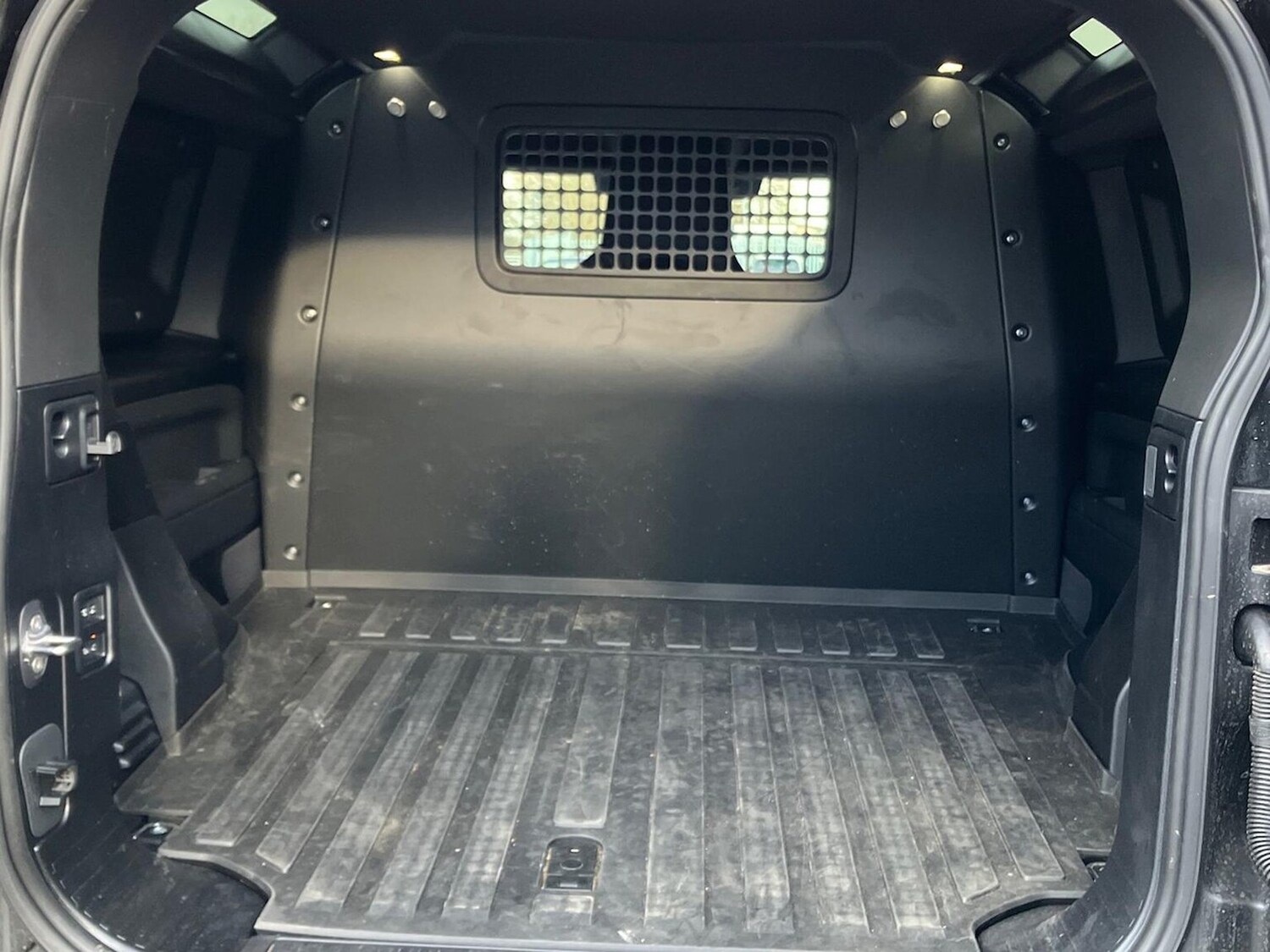 Used Land Rover Defender 2025 for sale - 77489377: Photo 10