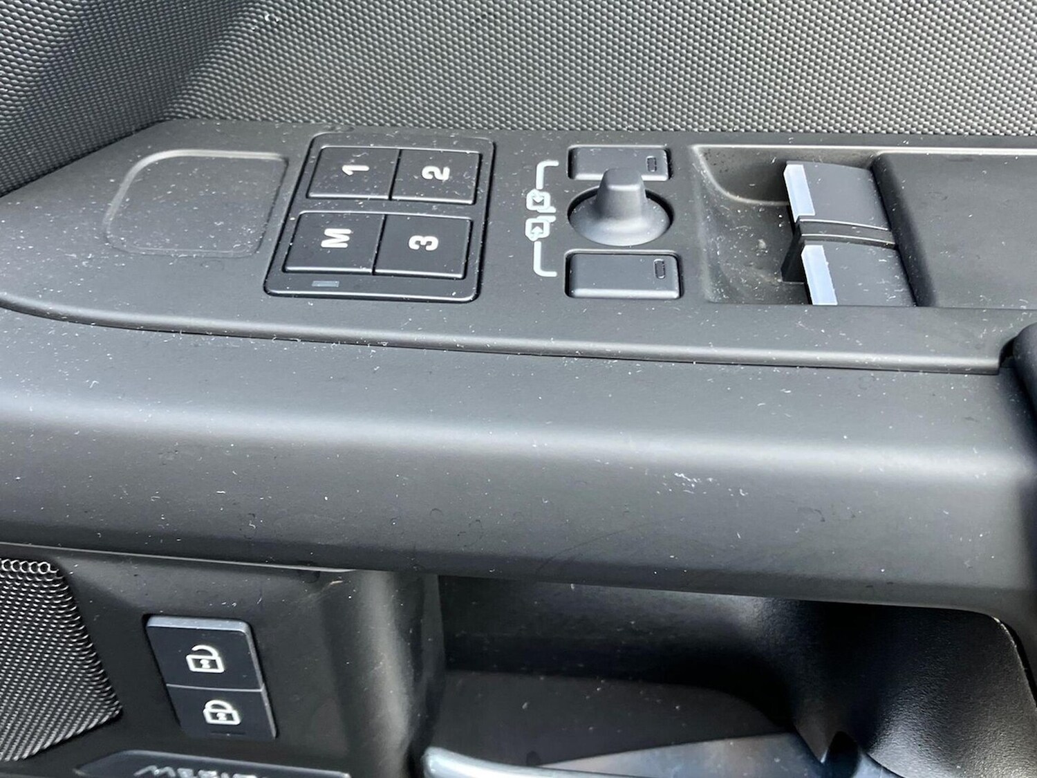 Used Land Rover Defender 2025 for sale - 77489377: Photo 25