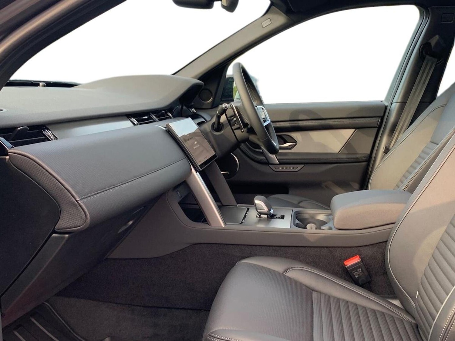 Used Land Rover Discovery Sport 2025 for sale - 77489407: Photo 3