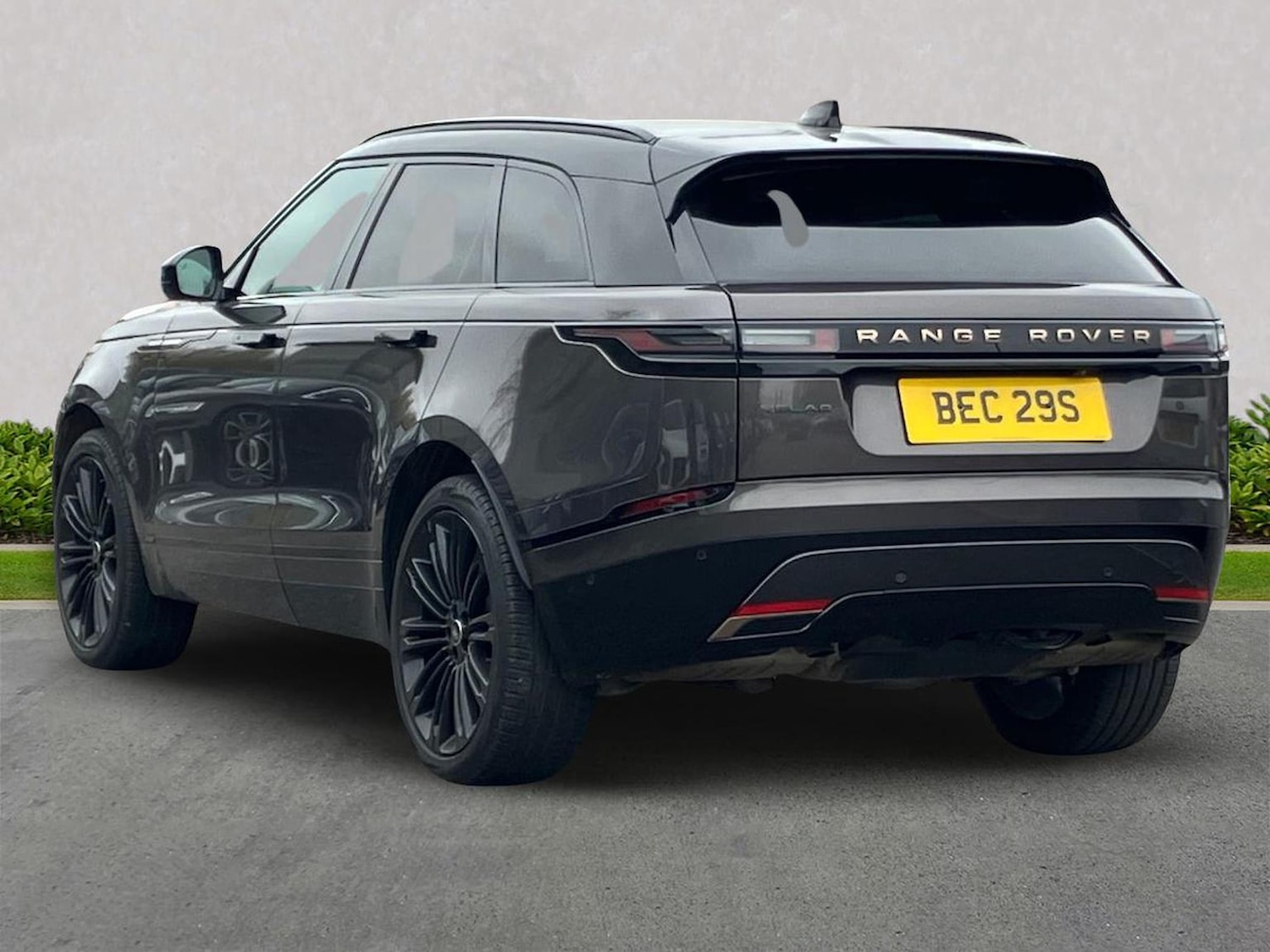 Used Land Rover Range Rover Velar 2025 for sale - 78191750: Photo 2