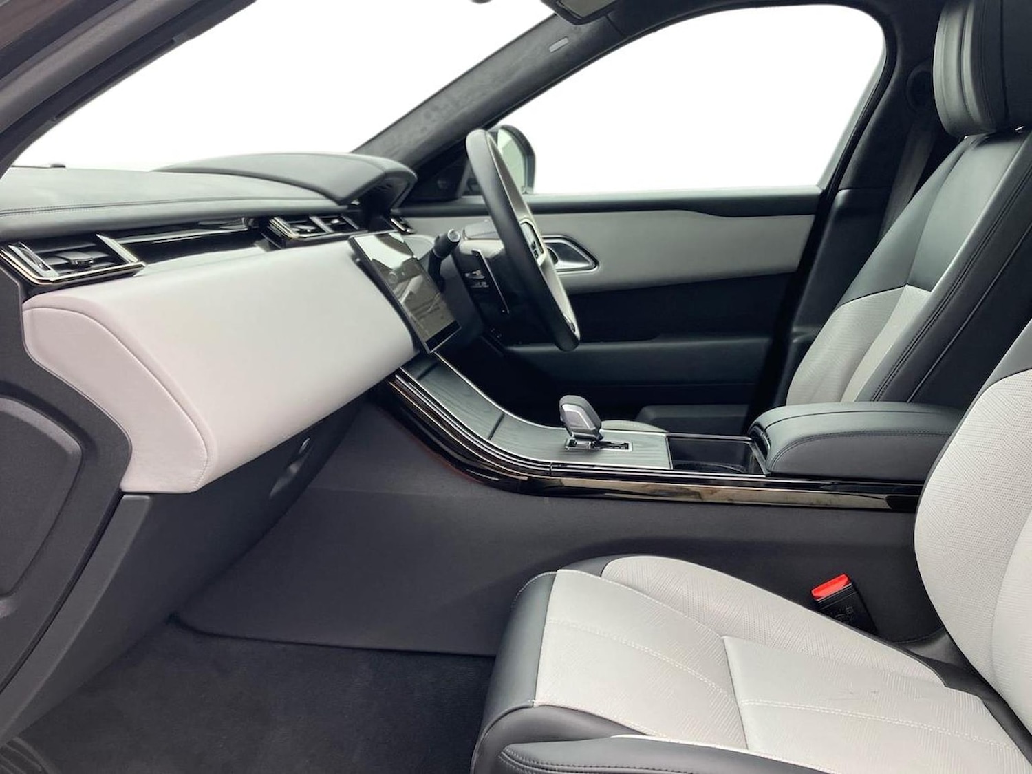 Used Land Rover Range Rover Velar 2025 for sale - 78191750: Photo 5