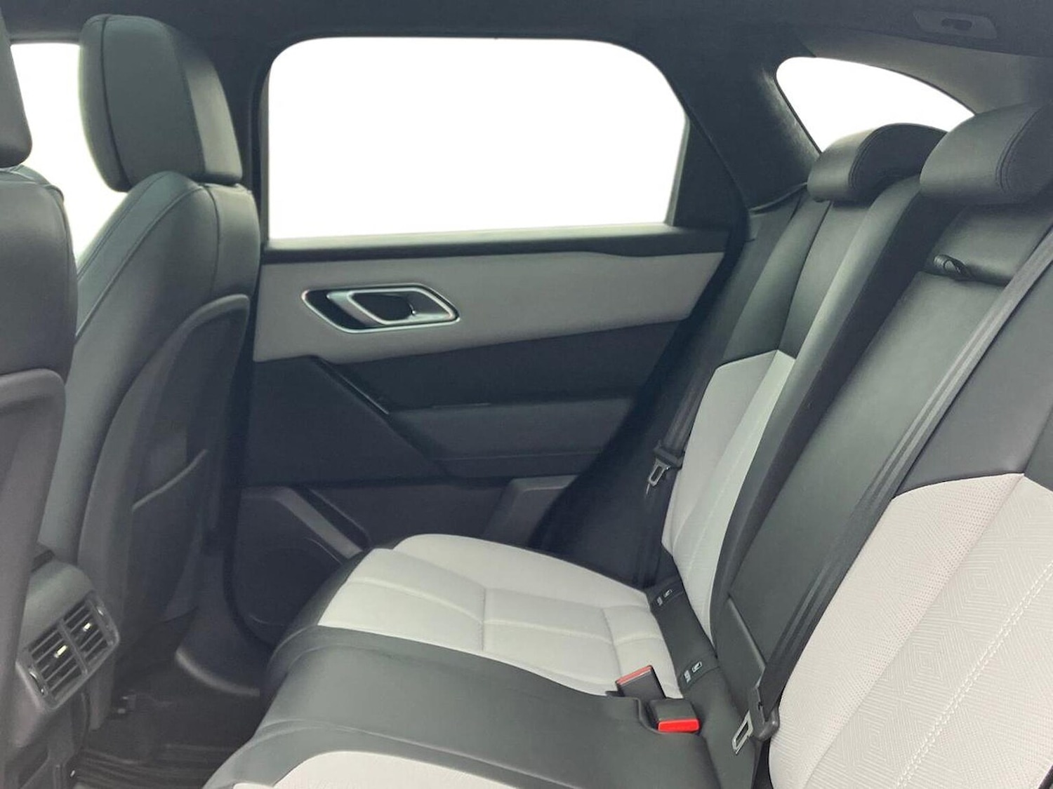 Used Land Rover Range Rover Velar 2025 for sale - 78191750: Photo 6