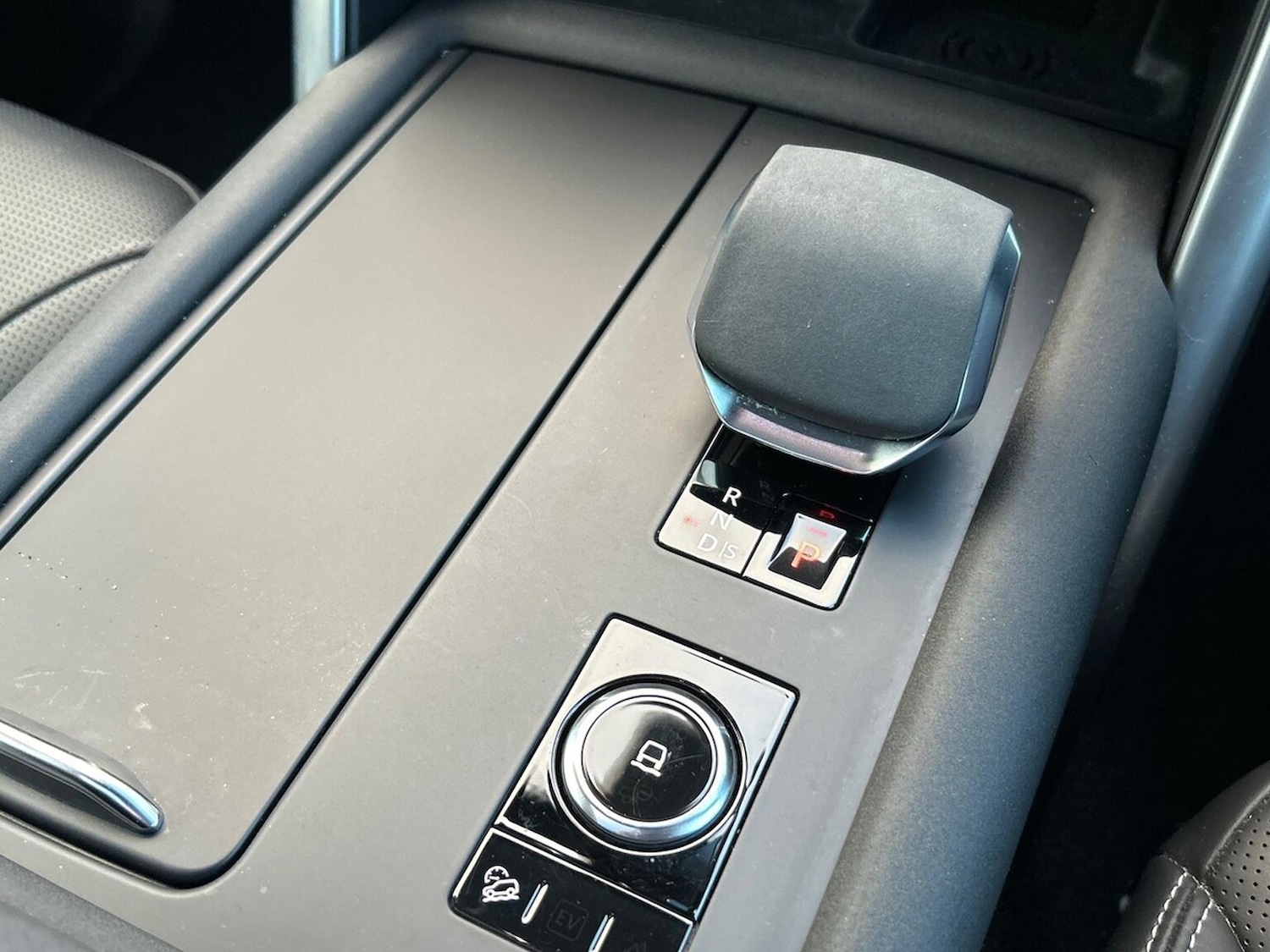 Used Land Rover Discovery 2023 for sale - 76837190: Photo 13