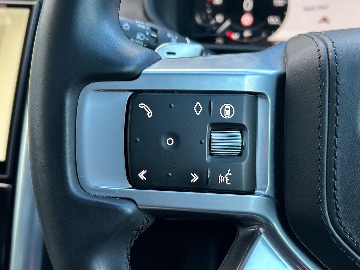 Used Land Rover Discovery 2023 for sale - 76837190: Photo 27