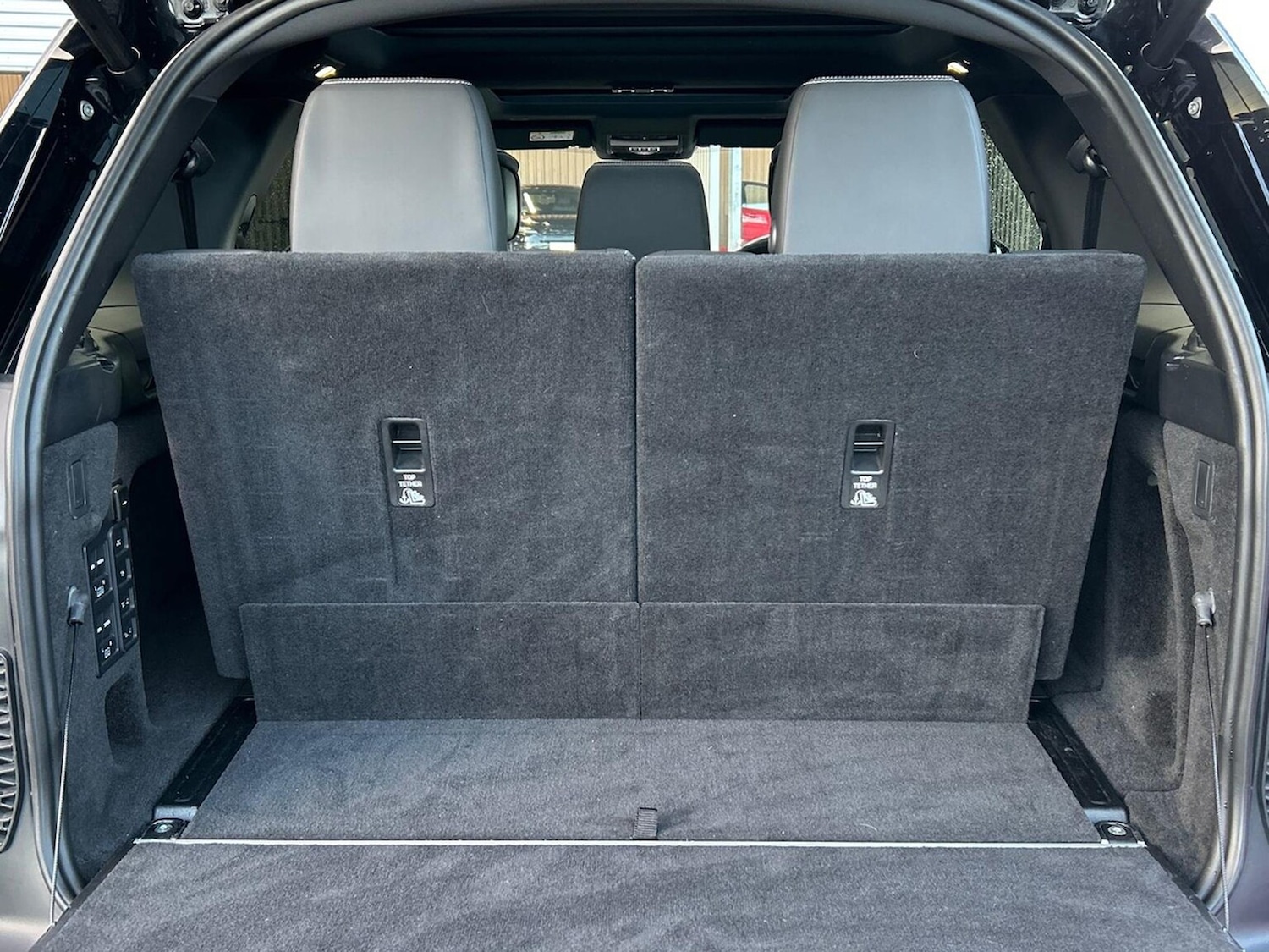 Used Land Rover Discovery 2023 for sale - 76837190: Photo 30