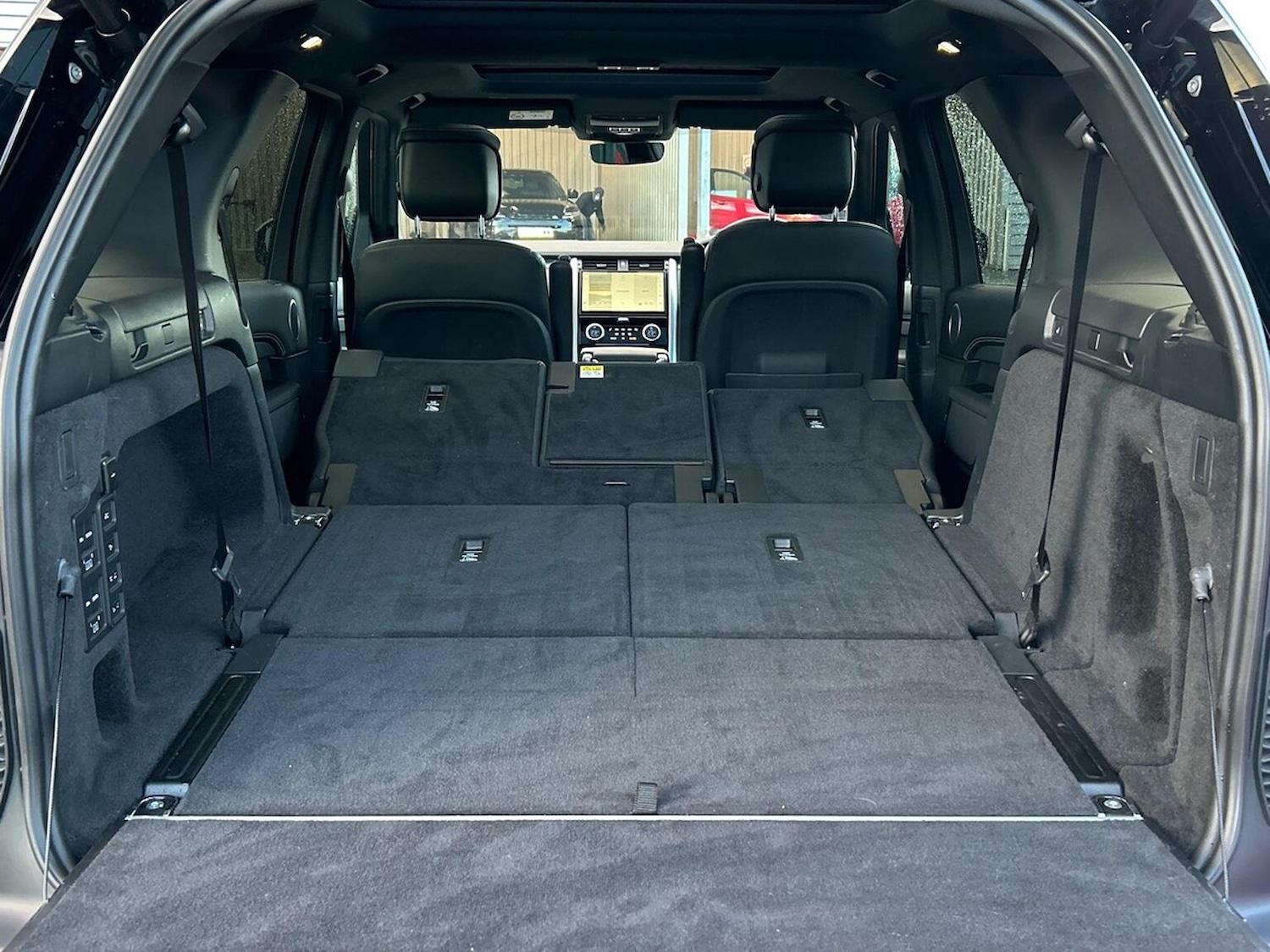 Used Land Rover Discovery 2023 for sale - 76837190: Photo 31