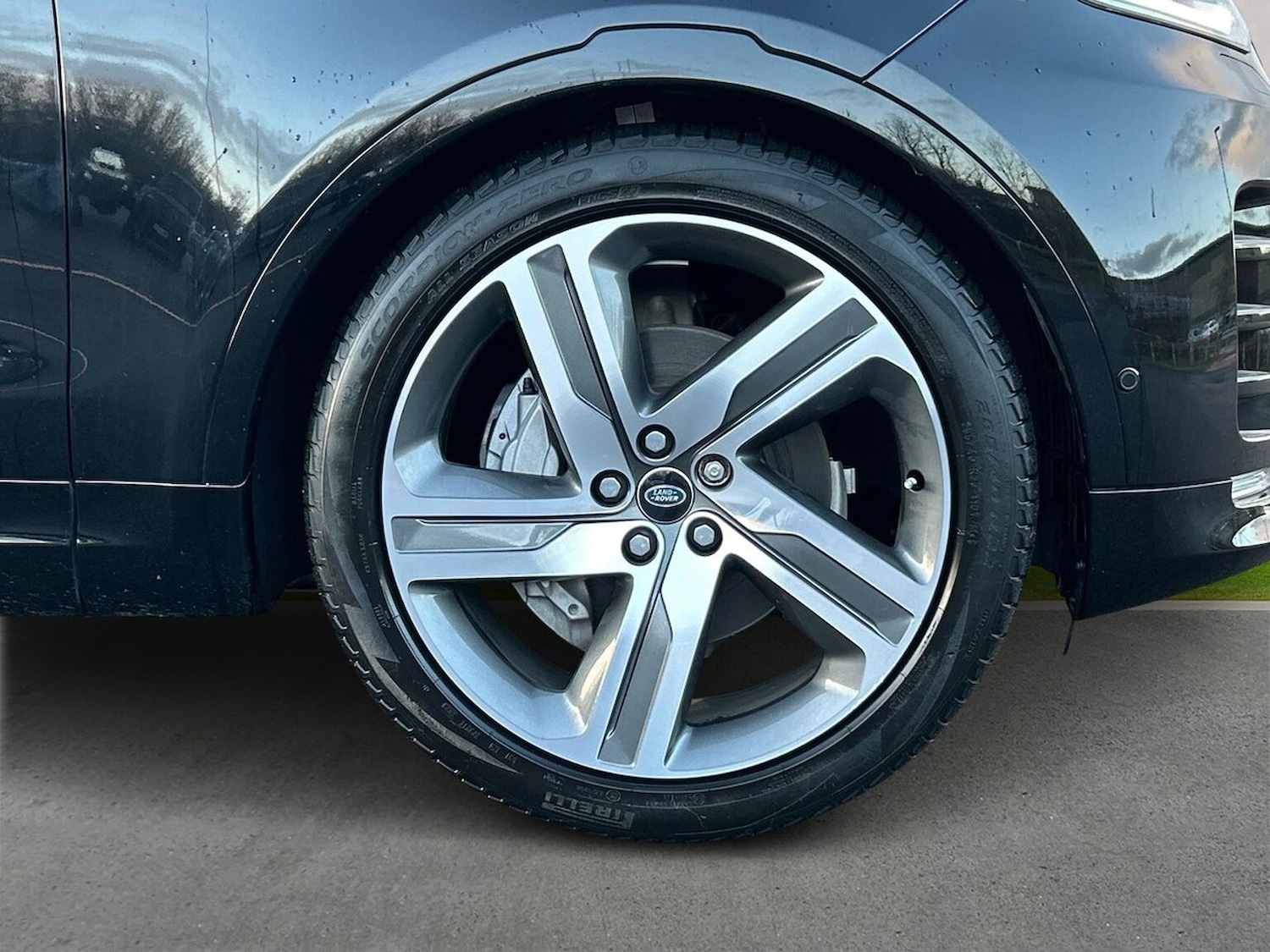 Used Land Rover Discovery 2023 for sale - 76837190: Photo 8