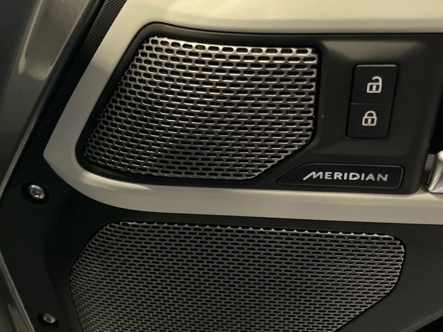 Used Land Rover Defender 2024 for sale - 77983998: Photo 24