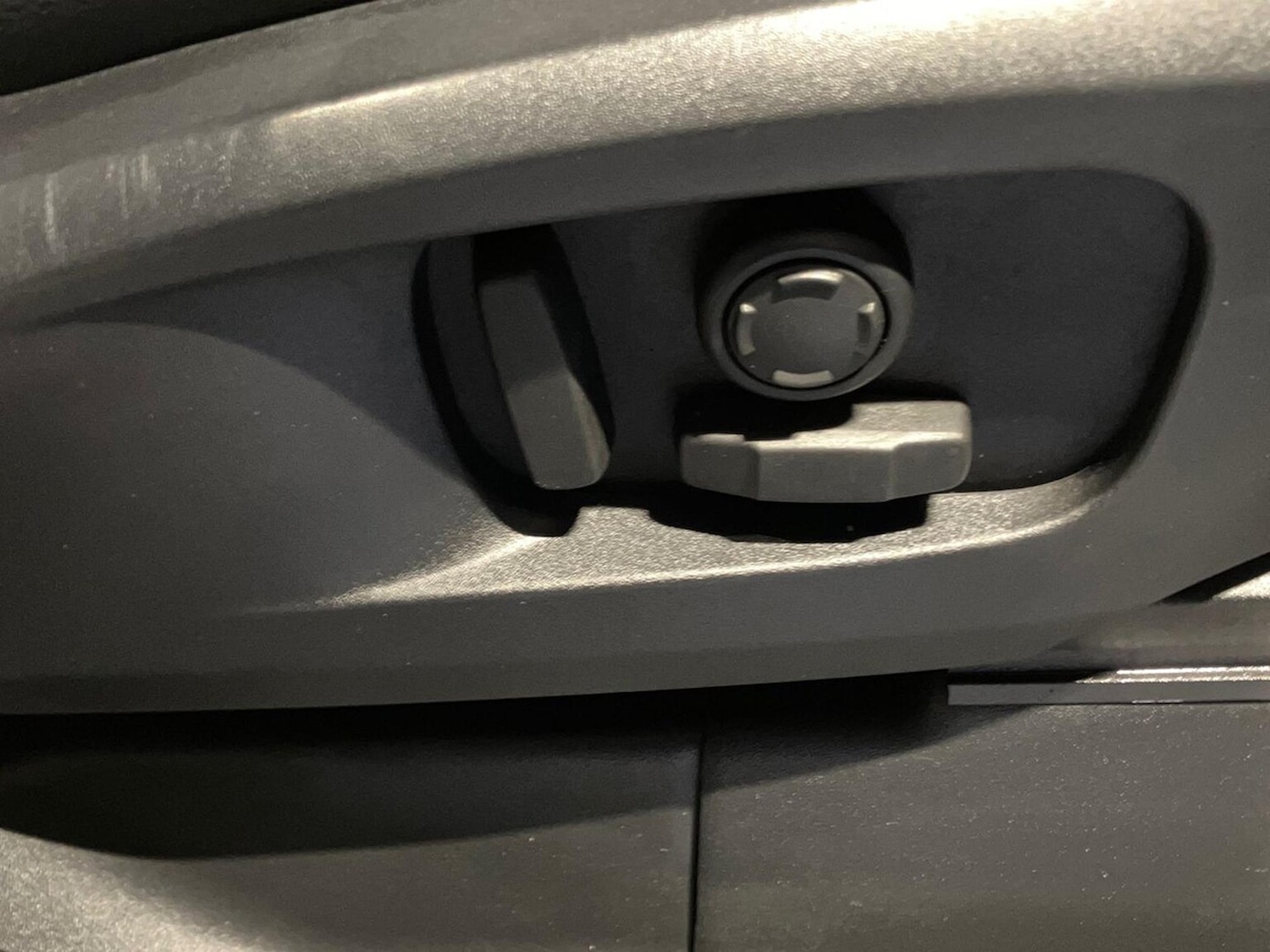 Used Land Rover Defender 2024 for sale - 77983998: Photo 30