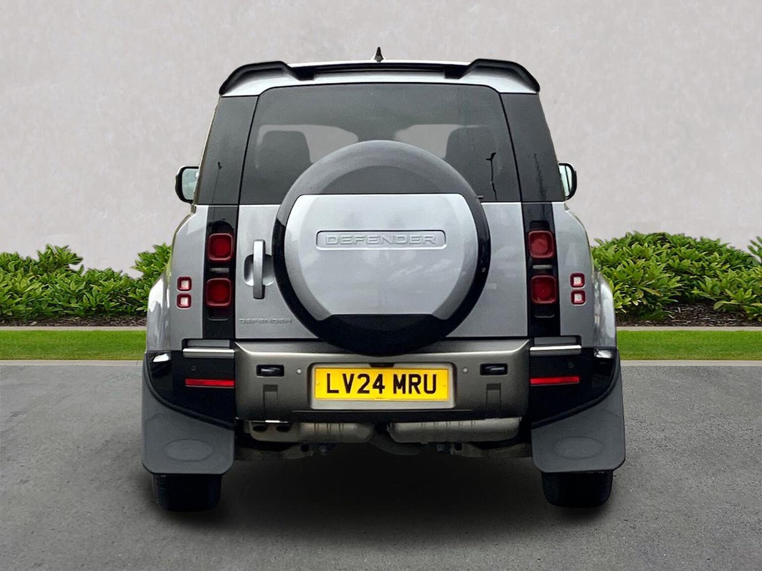 Used Land Rover Defender 2024 for sale - 77983998: Photo 6