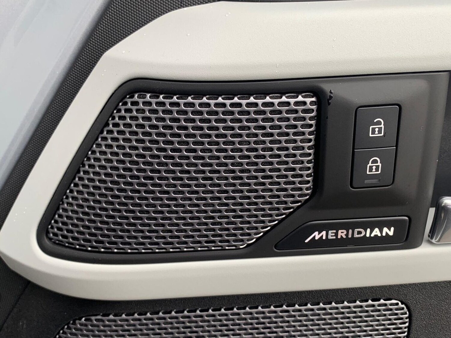 Used Land Rover Defender 2024 for sale - 76605541: Photo 24