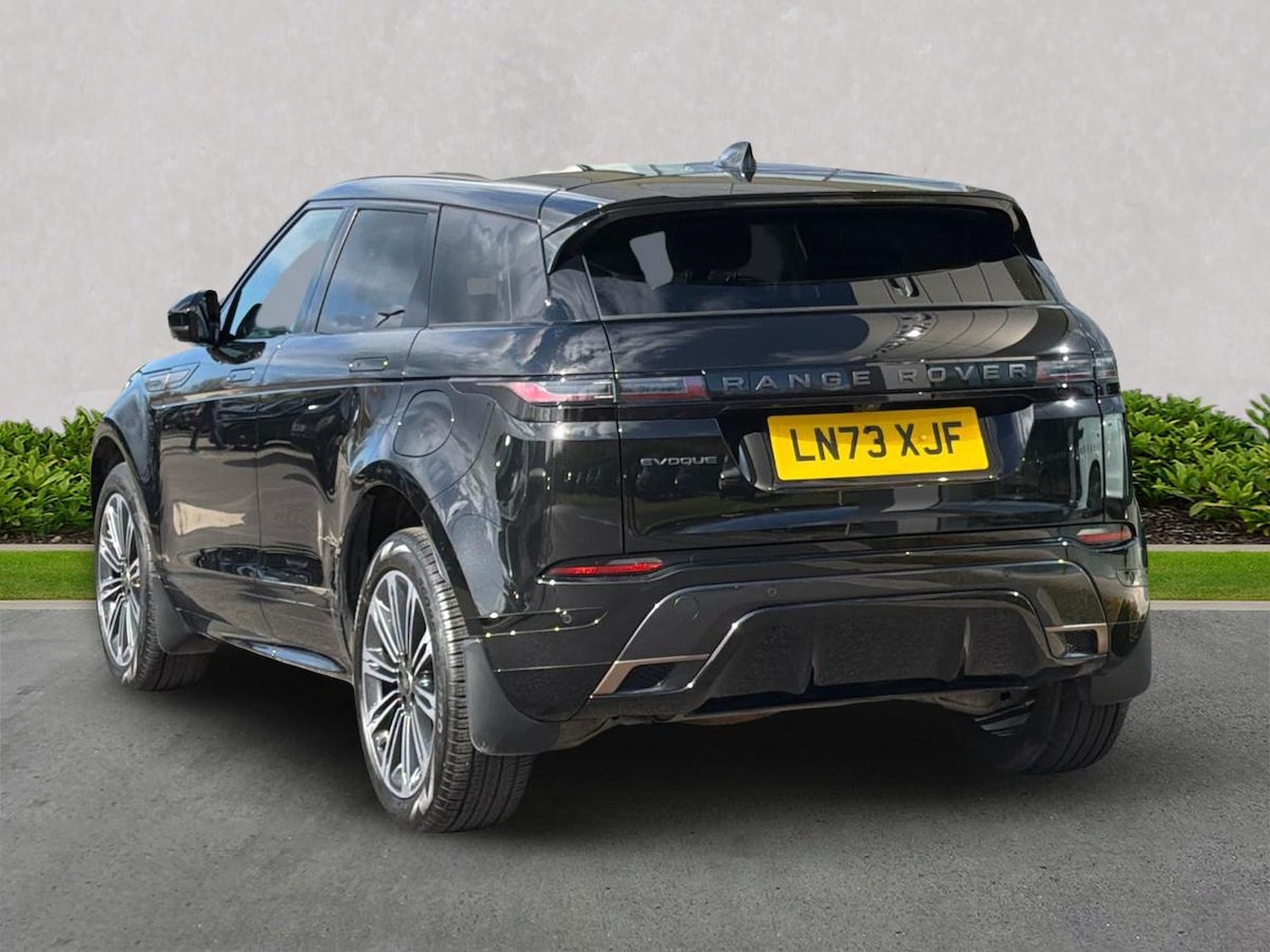 Used Land Rover Range Rover Evoque 2023 for sale - 78191731: Photo 2