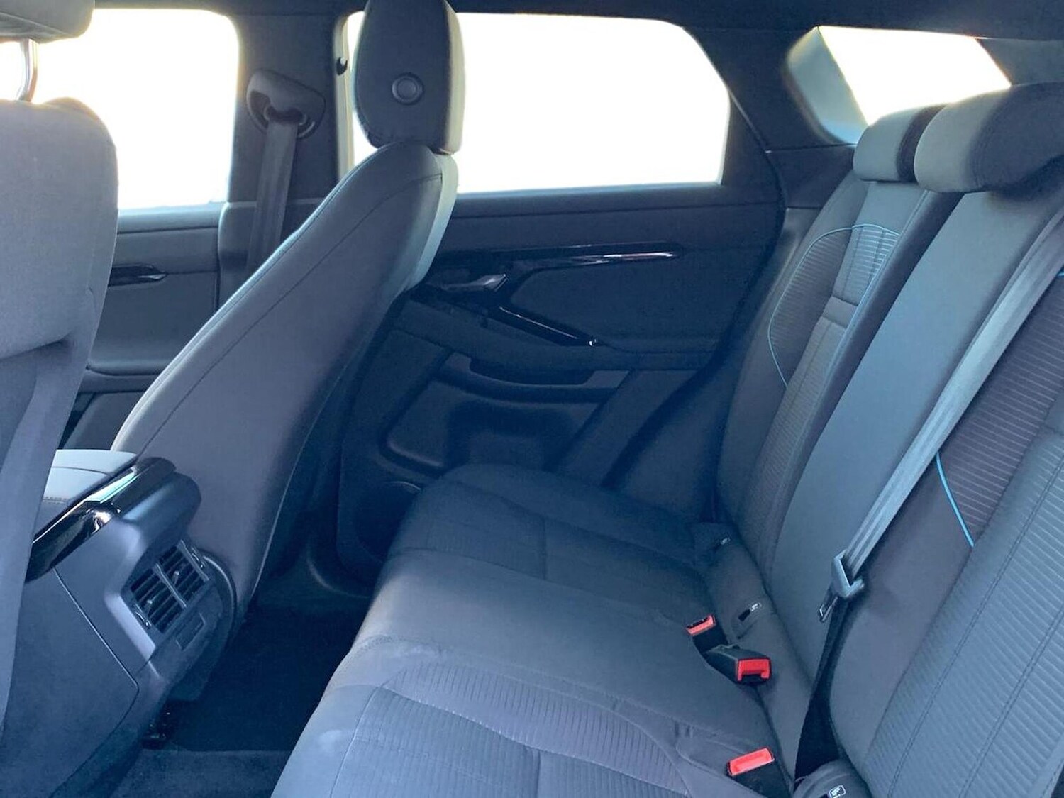 Used Land Rover Range Rover Evoque 2025 for sale - 76352456: Photo 4