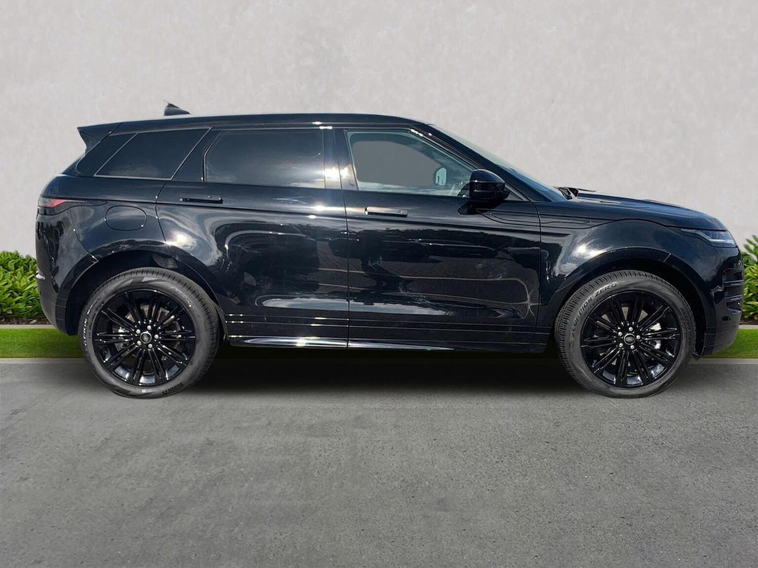 Used Land Rover Range Rover Evoque 2025 for sale - 76181399: Photo 5