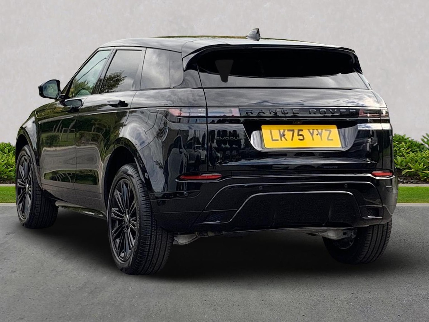 Used Land Rover Range Rover Evoque 2025 for sale - 78191593: Photo 2