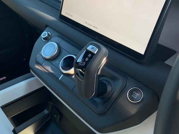 Used Land Rover Defender 2025 for sale - 76142968: Photo 13