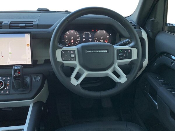 Used Land Rover Defender 2025 for sale - 76142968: Photo 15